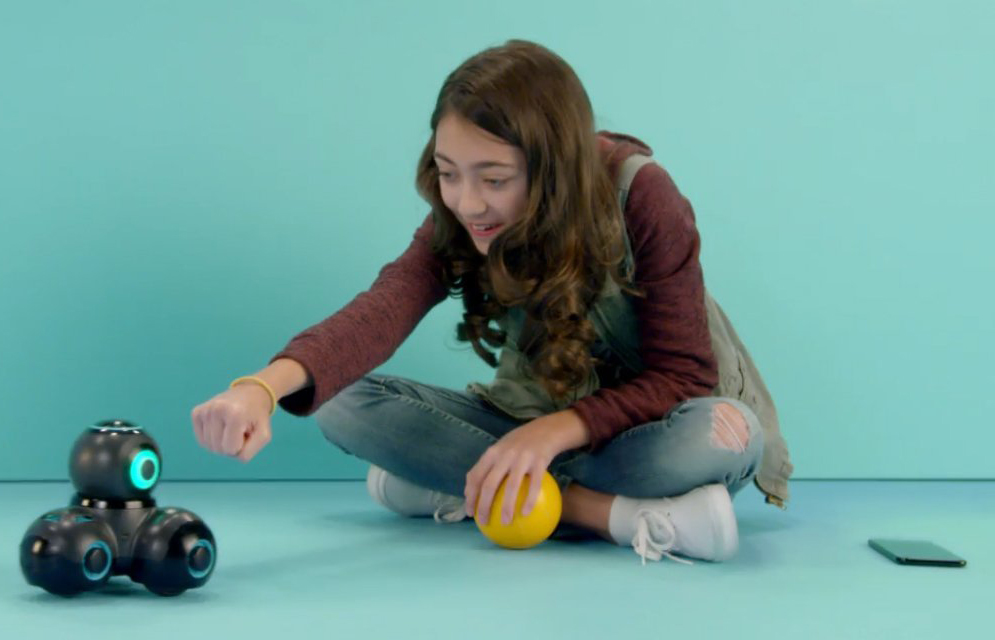 Cue, the Clever robot from Wonder Workshop for Cue, is an incredibl